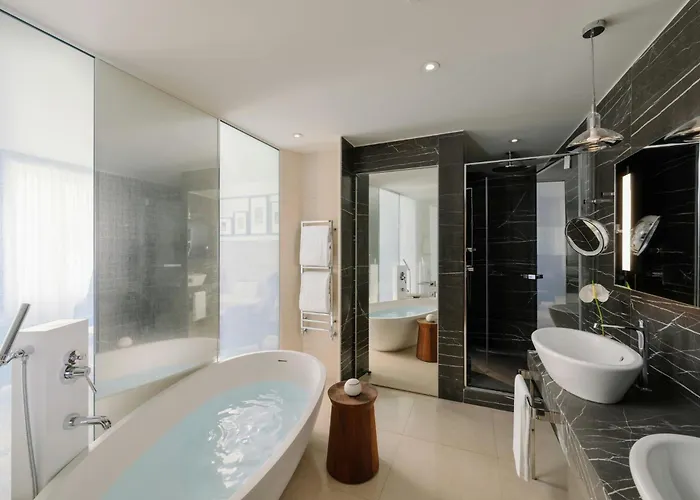 Mandarin Oriental,
